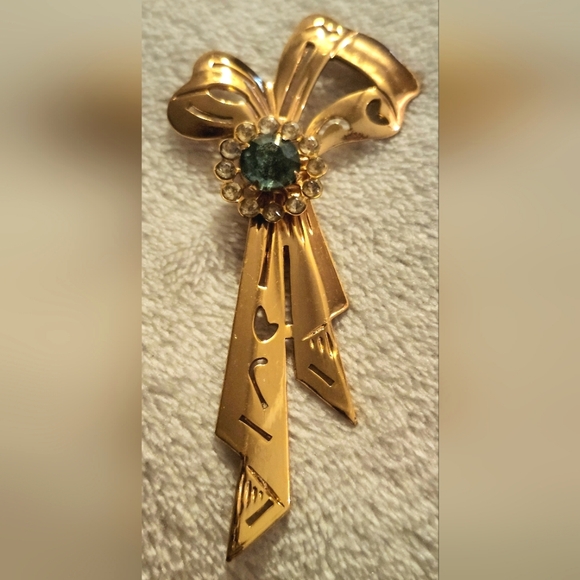 Coro Jewelry - Vintage Coro Uranium Glass & Goldtone Brooch